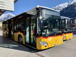 MB C2 K hybrid '11213'  vom PU Flück Reisen, Brienz am 8.4.21 beim Bahnhof Meiringen.