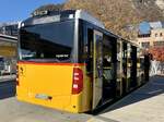 Heckansicht des MB C2 K hybrid '11217' der PostAuto Regie Interlaken am 7.11.21 beim Bahnhof Interlaken West.