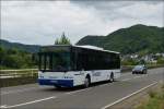  Neoplan Bus unterwegs nahe Lehmen in Richtung Koblenz, aufgenommen am 20.06.2014.