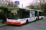 DSW 1678, ein Neoplan Centroliner N4421, aufgenommen im März 2002 an der Haltestelle Westfalenstadion.