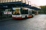 Bogestra 0101, ein Neoplan Centroliner N4416, aufgenommen im Mai 2002 am Hauptbahnhof in Bochum.