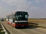 Setra S215 SL als Spargelbus im Sommer 2009 bei Hgelheim unterwegs.