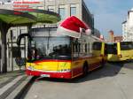 Mit diesem Foto vom HSB Solaris Urbino 12 Wagen 15 am 09.04.15 in Hanau wünsche ich euch allen Usern und Besuchern Frohe Weihnachten und besinnliche Feiertage