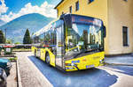 Ein New SOLARIS Urbino 10,5 von POSTBUS, steht am 18.5.2017 beim Bahnhof Lienz.
Kurz zuvor war der Bus auf der Linie 6 (Lienz Michaelsplatz - Gaimberg - Lienz Bahnhof) unterwegs.