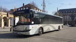 Hier wartet der KA VK 711 der VBK auf der Buslinie 50 nach Oberreut über Bulach auf seinen Einsatz.