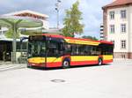Hanauer Straßenbahn Solaris Urbino 12 Wagen 22 am 12.07.18 in Hanau Freiheitsplatz