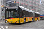 Solaris Bus der Post, auf der Linie 320, fährt zur Haltestelle beim Bahnhof Baden.