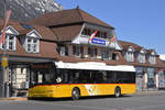 Solaris Bus der Post, auf der Linie 102, wartet an der Endstation beim Bahnhof Interlaken Ost. Die Aufnahme stammt vom 08.04.2021.