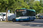Solaris Urbino von Ettenhuber (Bus 2457, M-E 2167) als Linie 221 in Ottobrunn, Karl-Stieler-Straße.