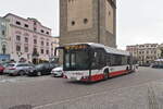 Solaris Urbino von Postbus (BD-16373) als Linie 400 in Enns, Hauptplatz. Aufgenommen 16.9.2022.