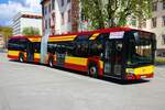 Hanauer Straßenbahn Solaris Urbino 18 Mild Hybrid Wagen 91 am 14.04.23 in Hanau Freiheitsplatz