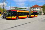 Hanauer Straßenbahn Solaris Urbino 18 Wagen 74 am 14.04.23 in Hanau Freiheitsplatz