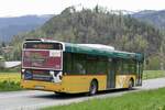 Heckansicht des Solaris Urbino 12 '5071' der PostAuto Regie Interlaken am 23.4.23 in Wilderswil.