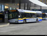 Stadtbus Singen - Solaris Urbino 12  KN.JS  481 unterwegs auf der Linie 4 bei den Bushaltestellen vor dem Bhf. Singen am 26.11.2023