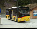 Postauto - Solaris Urbino  GR 107701 vor dem Bhf. Versam Safien am 29.03.2024