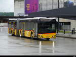 Postauto - Solaris Urbino  ZH  731003 bei der Zufahrt zu den Bushaltestellen beim Flughafen Zürich am 2024.05.07