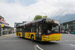 Solaris Bus der Post, auf der Linie 103, verlässt am 29.07.2025 die Haltestelle beim Bahnhof Interlaken Ost.