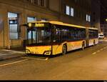 Postauto - Solaris Urbino  BE  79379 unterwegs auf der Linie 86 Abends in Biel am 13.01.2026