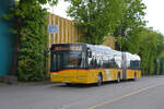 Solaris Bus der Post, auf der Linie 84, f�hrt am 21.04.2026 durch die Bahnhofstrasse zur Haltestelle Liebr�ti. Aufnahme Kaiseraugst.