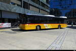 Postauto - Solaris Urbino  AG 17892 unterwegs vor dem SBB Bahnhof in Aarau am  23.05.2026