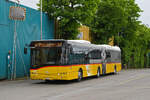 Solaris Bus der Post, auf der Linie 84, f�hrt am 28.04.2026 durch die Bahnhofstrasse Richtung Haltestelle Liebr�ti. Aufnahme Kaiseraugst.