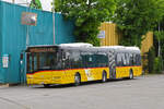 Solaris Bus der Post, auf der Linie 84, f�hrt am 28.04.2026 durch die Bahnhofstrasse Richtung Haltestelle Liebr�ti. Aufnahme Kaiseraugst.