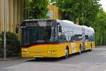 Solaris Bus der Post, auf der Linie 84, f�hrt am 28.04.2026 durch die Bahnhofstrasse Richtung Haltestelle Liebr�ti. Aufnahme Kaiseraugst.