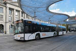 Solaris Bus 160, auf der Linie 4, wartet am 06.10.2025 beim Bahnhof Aarau.