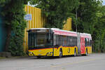 Solaris Bus der Post, auf der Linie 84, f�hrt am 13.05.2026 durch die Bahnhofstrasse Richtung Haltestelle Liebr�ti. Aufnahme Kaiseraugst.