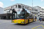 Solaris Bus der Post, auf der Linie 320, f�hrt am 29.09.2025 zur Haltestelle beim Bahnhof Baden.