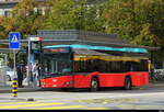 FuniCar - Solaris Urbino 8.9  BE  107904 bei den Haltestellen vor dem Bahnhof Biel am 14.10.2026