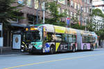 New Flyer Autobus, Nummer nicht sichtbar, auf der Linie 10, unterwegs in Vancouver.