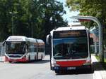 Volvo 7900 Hybrid und Mercedes Citaro II GDH der Hamburger Hochbahn AG in Hamburg am 23.07.2015 