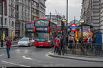 TfL verschiedene Busse am Piccadilly Circus am 22.