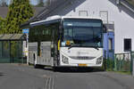 SB 3300, Iveco Crossway von Voyages Schiltz, eingeteilt zum Schülertransport von Erpeldange nach Wilwerwiltz. 09.2023