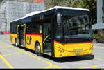 Postauto - Iveco Crossway  VS 516247 beim Bhf.