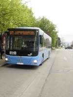 MAN Lions City LE von BVB Verkehrsgesellschaft im Auftrag von Palatina Bus am 24.03.17 an der zentralen Umstiegshaltestelle  Dannstadt VG Rathaus  in Dannstadt-Schauernheim (Rhein-Pfalz-Kreis) als Linie 571 nach Ludwigshafen