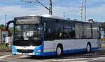 Bose-Charter-Tours mit einem MAN Lion´s City LE Ü wahrscheinlich im Auftrag des ÖPNV Dessau-Roßlau im Liniendienst im Einsatz am 20.09.23 Höhe Bahnübergang Bahnhof Rodleben.