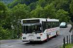 . Mercedes Benz O 405 ist in Balduinstein als Schulbus unterwegs.  26.05.2014
