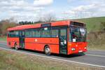 Bus Rheinland-Pfalz: Mercedes-Benz O 407 (KH-RH 789) der Rudolf Herz GmbH & Co. KG, aufgenommen im März 2021 in der Nähe von Sienhachenbach, einer Ortsgemeinde im Landkreis Birkenfeld.