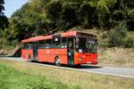 Bus Rheinland-Pfalz: Mercedes-Benz O 407 (KH-RH 789) der Rudolf Herz GmbH & Co. KG, aufgenommen im September 2021 in der Nähe von Herrstein, einer Ortsgemeinde im Landkreis Birkenfeld.