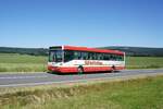 Bus Rheinland-Pfalz: Mercedes-Benz O 407 (BIR-WR 89) vom Omnibusbetrieb Westrich Reisen GmbH, aufgenommen im Juni 2022 in der Nähe von Kempfeld, einer Ortsgemeinde im Landkreis Birkenfeld.