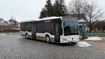 Wagen 2427 der Regiobus Mittelsachsen GmbH pausiert am 31.1.23 an der Haltestelle Flöha Busbahnhof.