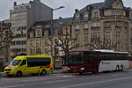 EW 1058, Mercedes Benz Integro von Emile Weber auf dem Weg zum Bahnhof der Stadt Luxemburg.