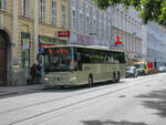 Graz. Am 18.6.2020, als die Linie 630 noch ins Grazer Zentrum fuhr, konnte ich einen Postbus Integro auf dieser Linie ablichten, hier am Jakominiplatz.