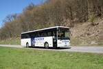 Bus Rheinland-Pfalz: Mercedes-Benz Intouro (SIM-SR 35) von Scherer Reisen, aufgenommen im April 2021 in der Nähe von Herrstein, einer Ortsgemeinde im Landkreis Birkenfeld.