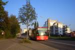 Ich sitze an der Haltestelle  am Friedhof  und sehe den Bahnbus FR JS 357 als Konstanzer Stadtbuslinie 13 KN ankommen.
