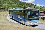 Setra 415 UL 'VS 38011' stellt sich am 16.6.19 auch in die Reihe der Busse ein die nach dem Festumzug die Leute nach Leuk bringen.