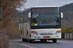 SL 5515, Setra S 415 UL von Sales Lentz, auf seiner Stammstrecke in der Nähe von Wiltz unterwegs.