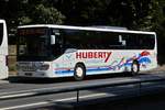 HU 3018, Setra S 415UL von Voyages Huberty, steht am Straßenrand in der Stadt Luxemburg. 08.2020 